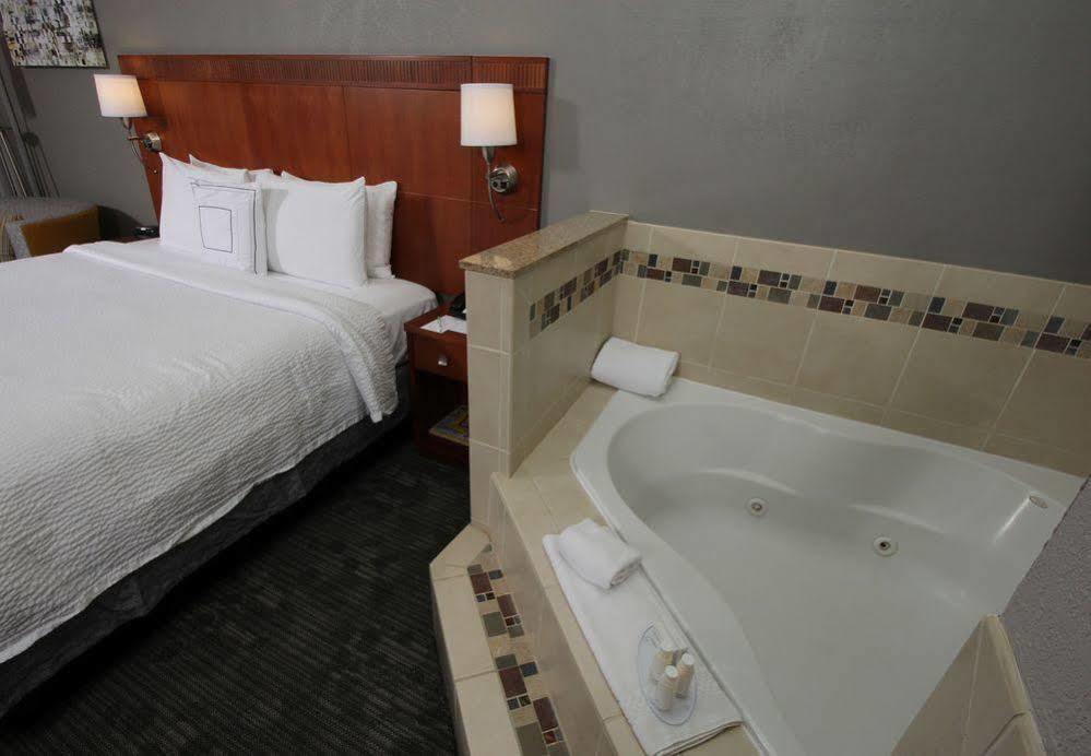 Courtyard By Marriott Merced Eksteriør billede